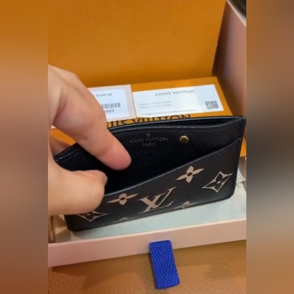 Louis Vuitton Card Holder - Picture 5 of 8